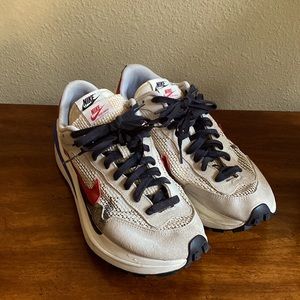 Nike x Sacai VaporWaffle- Sport Fuchsia